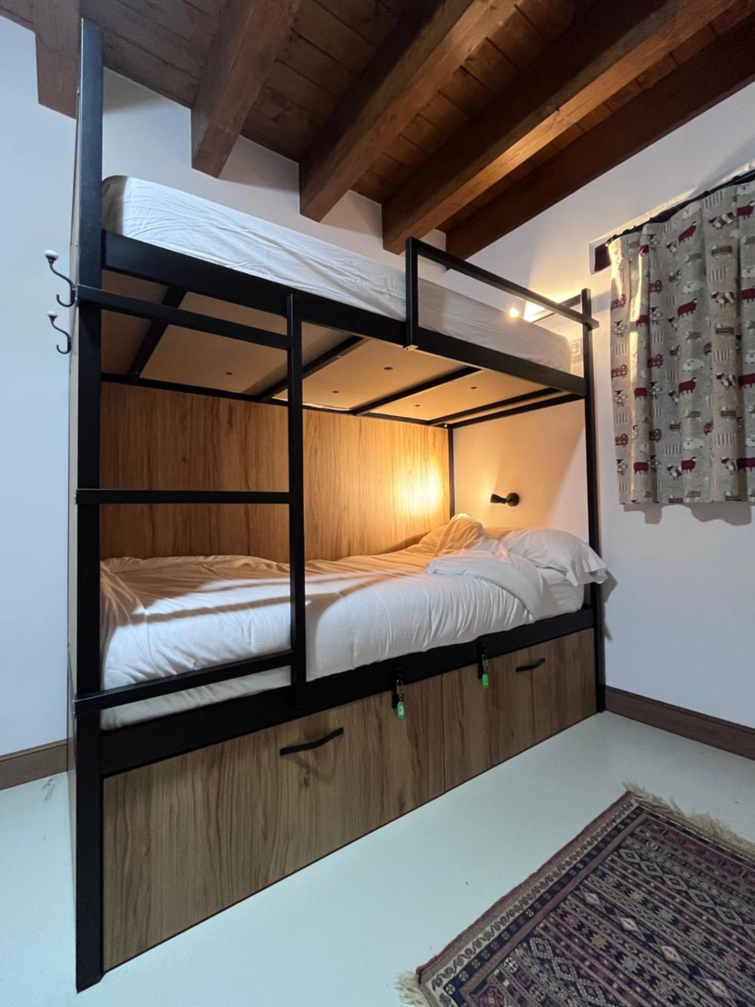Olabe Hostel Ea ภายนอก รูปภาพ