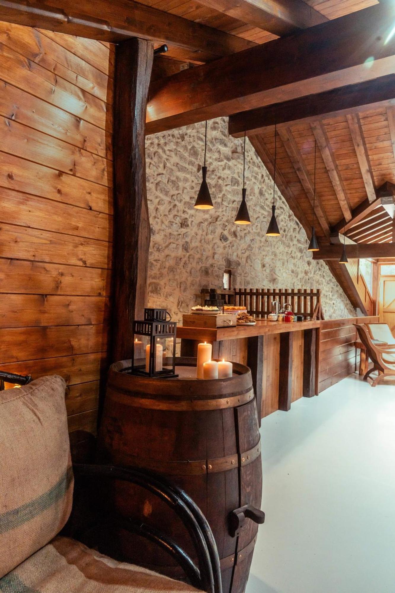 Olabe Hostel Ea ภายนอก รูปภาพ